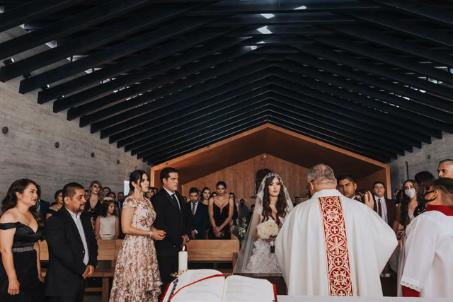Boda de Paloma & Richard en Villa Tres Marias, Jocotepec, Jalisco