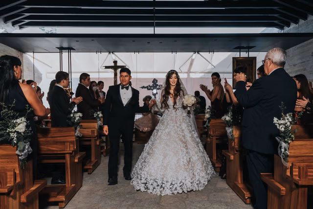 Boda de Paloma & Richard en Villa Tres Marias, Jocotepec, Jalisco