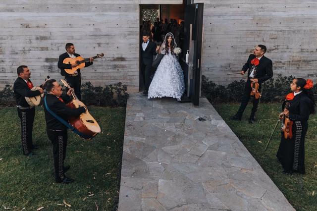 Boda de Paloma & Richard en Villa Tres Marias, Jocotepec, Jalisco