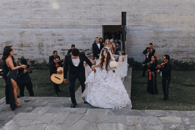 Boda de Paloma & Richard en Villa Tres Marias, Jocotepec, Jalisco