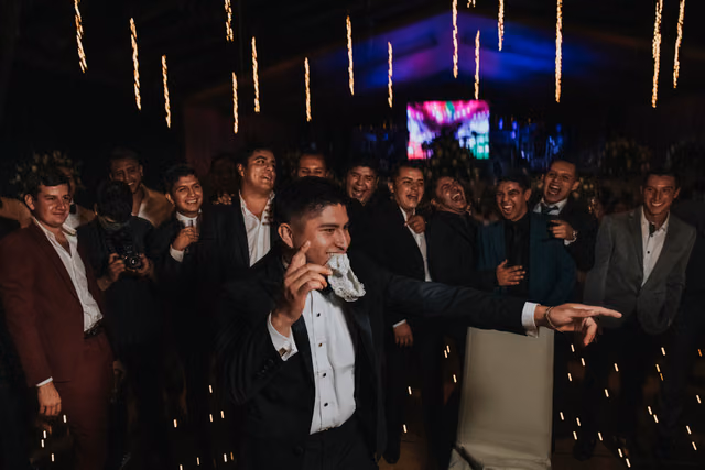 Boda de Paloma & Richard en Villa Tres Marias, Jocotepec, Jalisco